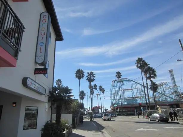 Carousel Beach Inn – 2★ Hotel